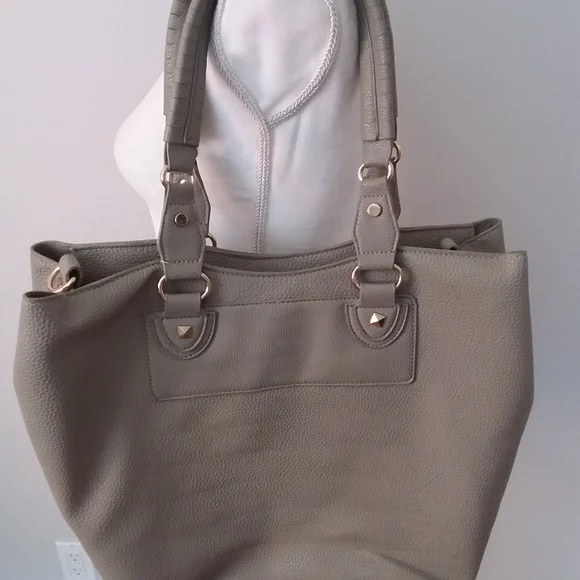 BCBG Paris Grey Pebbled Leather Shoulder Bag - Picture 8 of 11